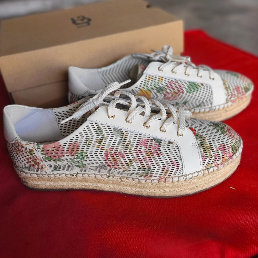 Vince Camuto Joellen Espadrile Sneakers size 10